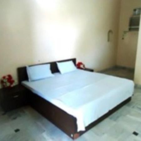 Kedar Dham Hotel Mathura Luaran gambar